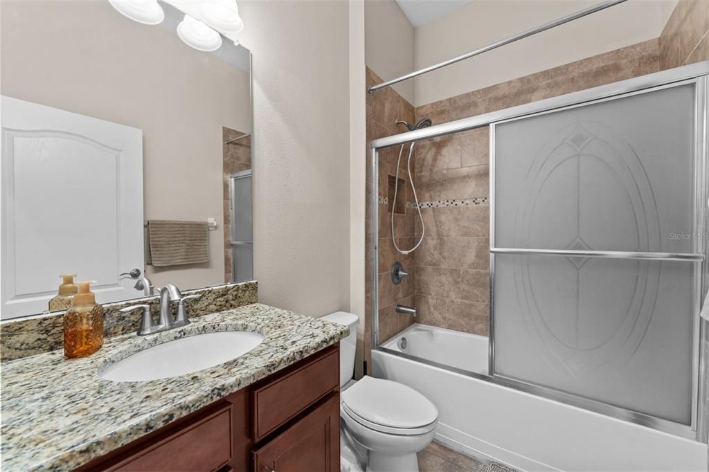 En Venta: $550,000 (3 camas, 3 baños, 3036 Pies cuadrados)