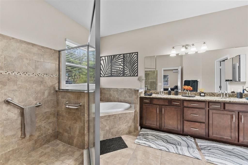 En Venta: $550,000 (3 camas, 3 baños, 3036 Pies cuadrados)