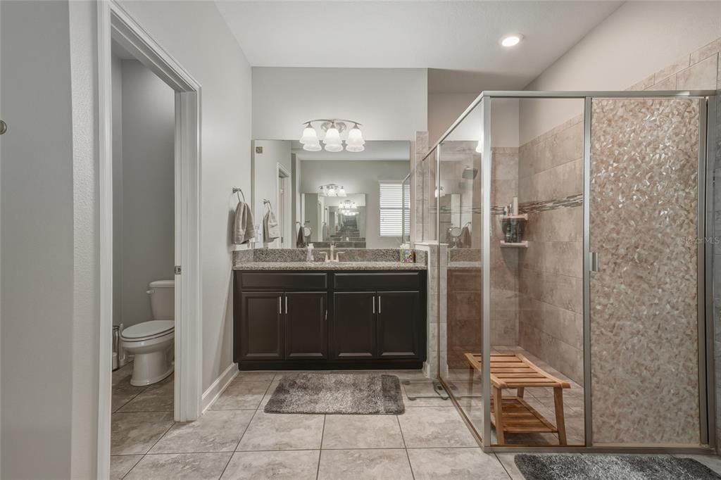 待售: $950,000 (5 贝兹, 4 浴室, 3975 平方英尺)