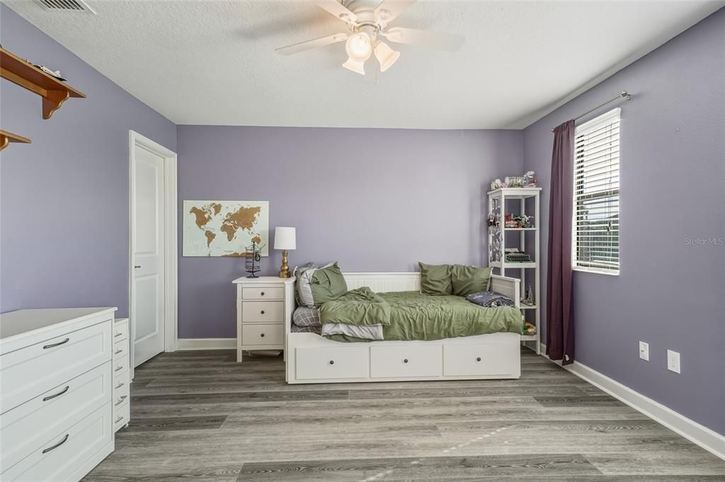 待售: $950,000 (5 贝兹, 4 浴室, 3975 平方英尺)