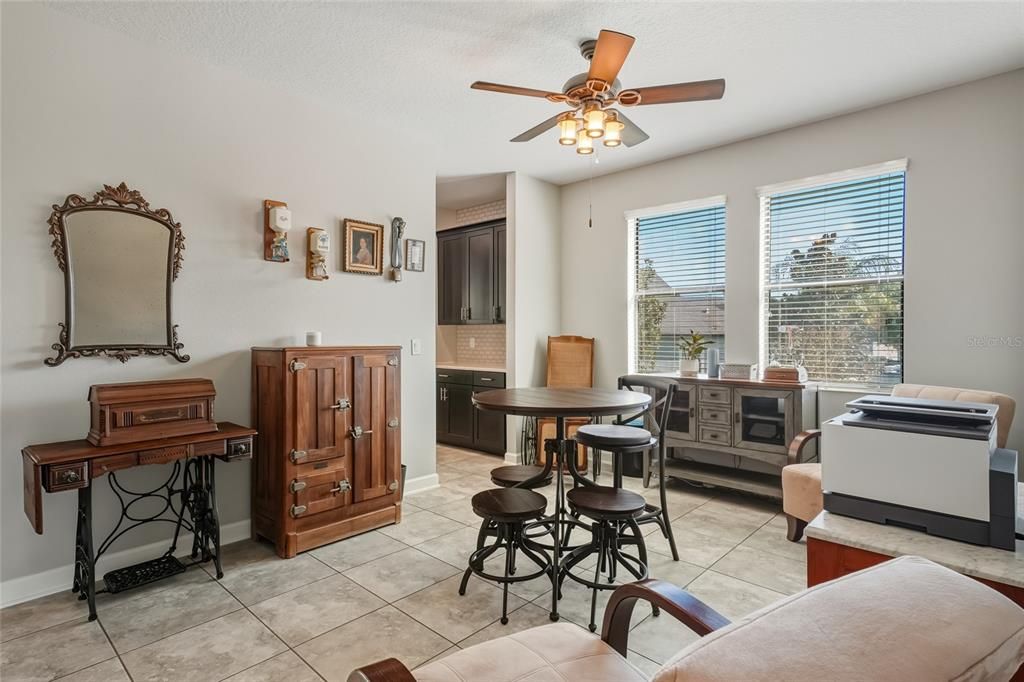 待售: $950,000 (5 贝兹, 4 浴室, 3975 平方英尺)