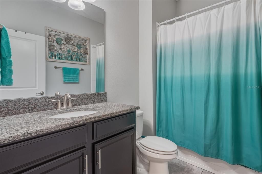 待售: $950,000 (5 贝兹, 4 浴室, 3975 平方英尺)