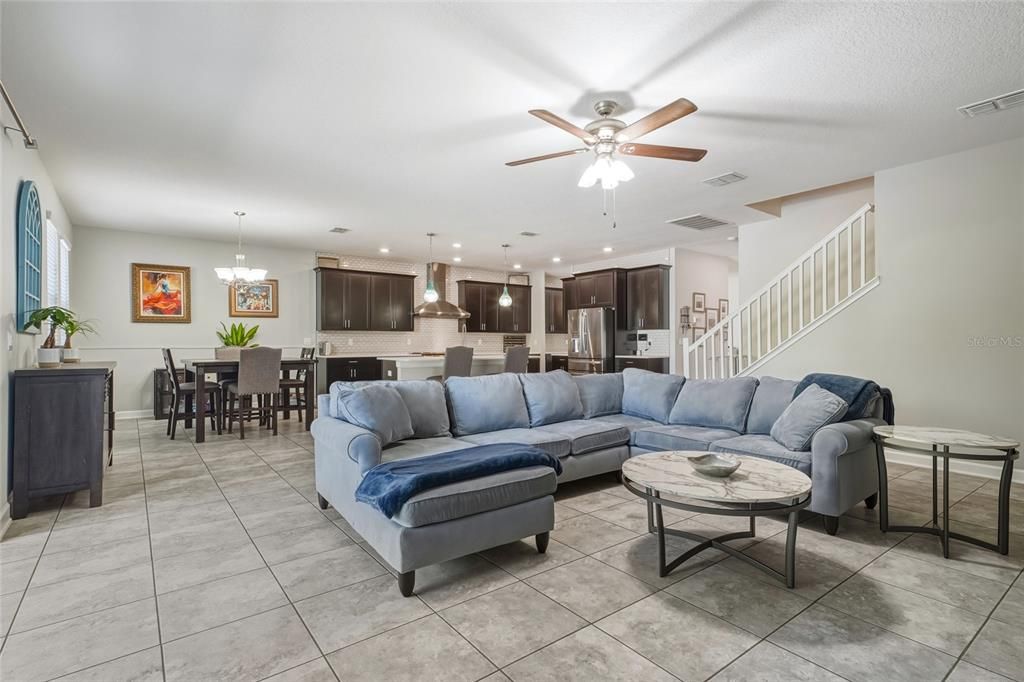 待售: $950,000 (5 贝兹, 4 浴室, 3975 平方英尺)