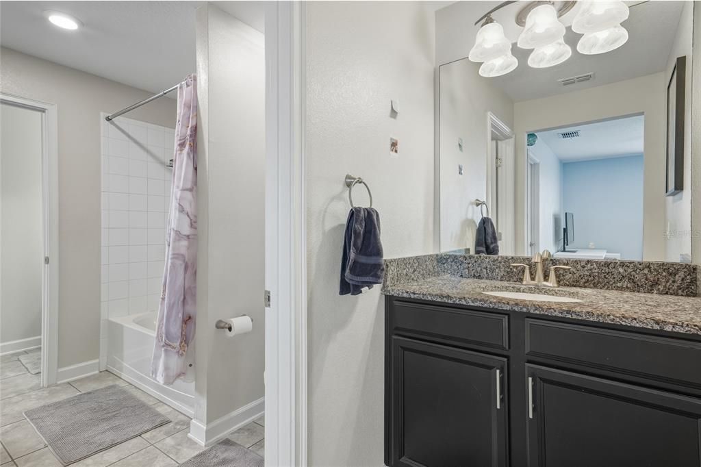 待售: $950,000 (5 贝兹, 4 浴室, 3975 平方英尺)