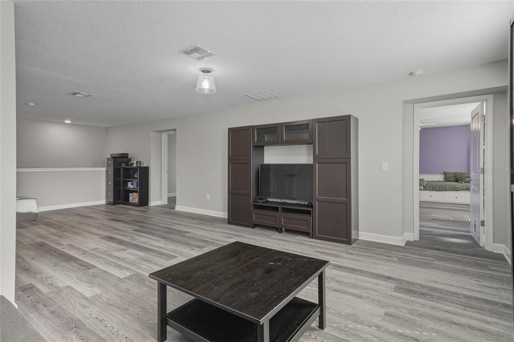 待售: $950,000 (5 贝兹, 4 浴室, 3975 平方英尺)