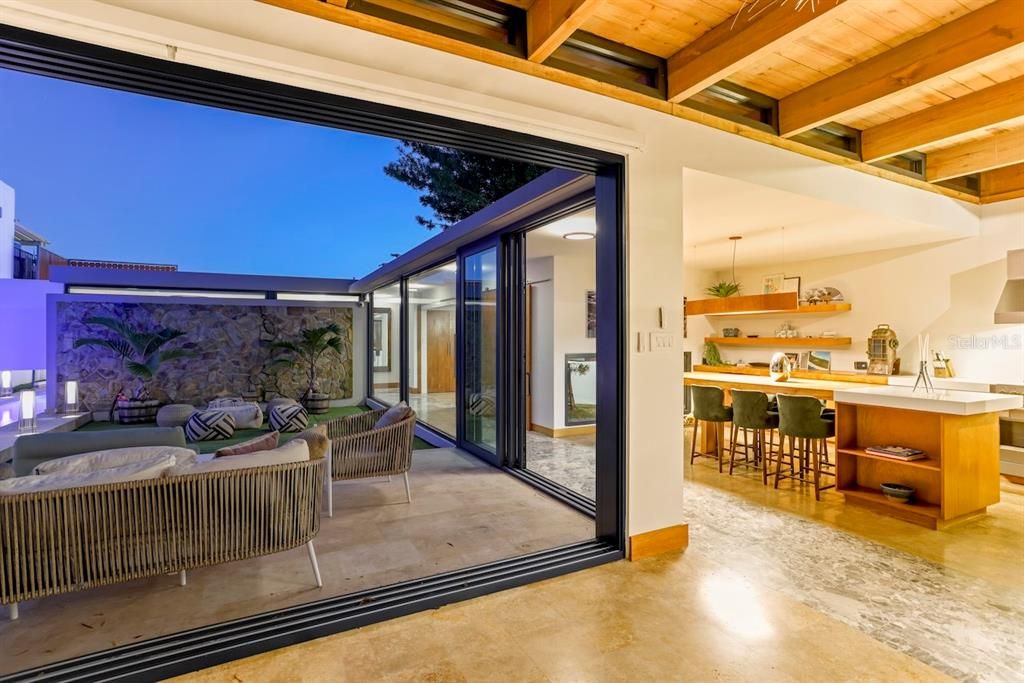 En Venta: $2,500,000 (3 camas, 2 baños, 1924 Pies cuadrados)