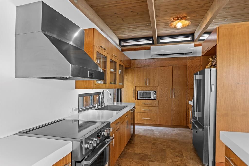 En Venta: $2,500,000 (3 camas, 2 baños, 1924 Pies cuadrados)