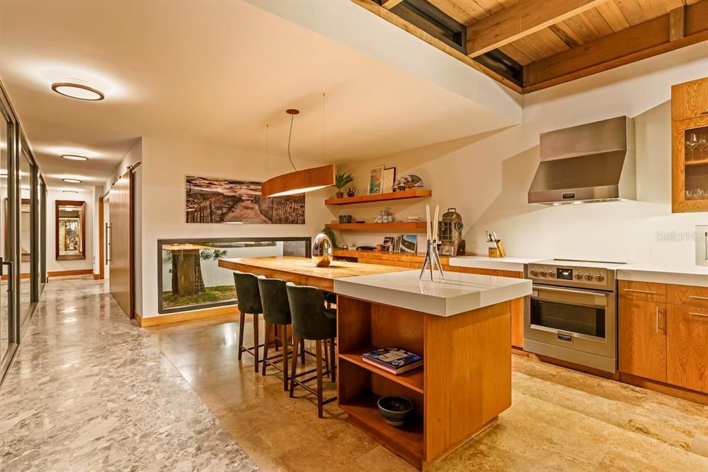 En Venta: $2,500,000 (3 camas, 2 baños, 1924 Pies cuadrados)