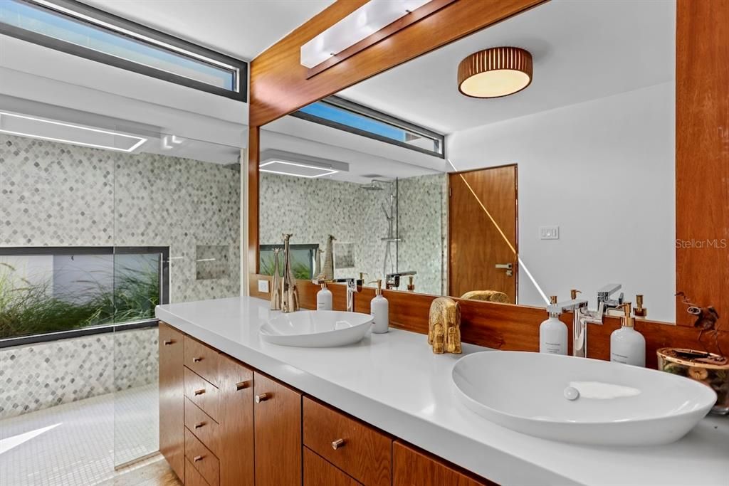 En Venta: $2,500,000 (3 camas, 2 baños, 1924 Pies cuadrados)