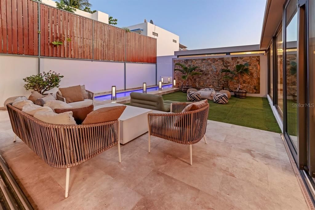 En Venta: $2,500,000 (3 camas, 2 baños, 1924 Pies cuadrados)