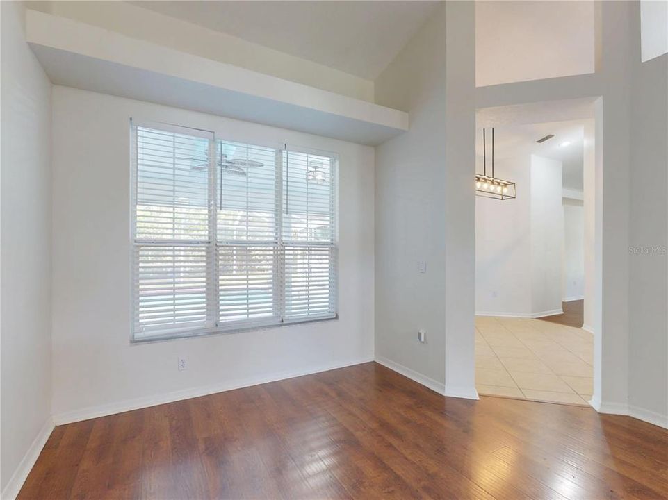 En Venta: $649,900 (4 camas, 2 baños, 2005 Pies cuadrados)