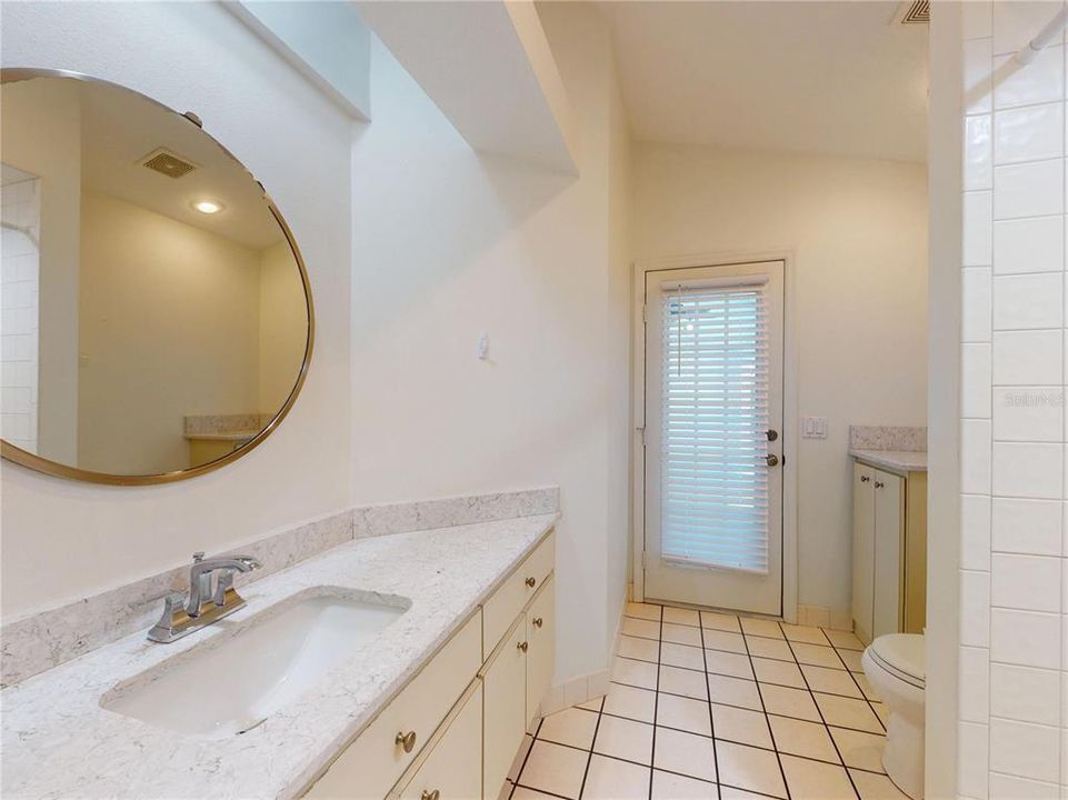 En Venta: $649,900 (4 camas, 2 baños, 2005 Pies cuadrados)