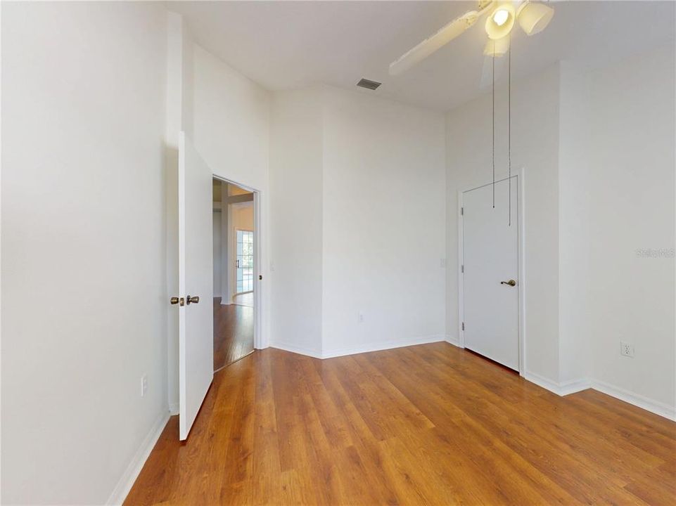 En Venta: $649,900 (4 camas, 2 baños, 2005 Pies cuadrados)