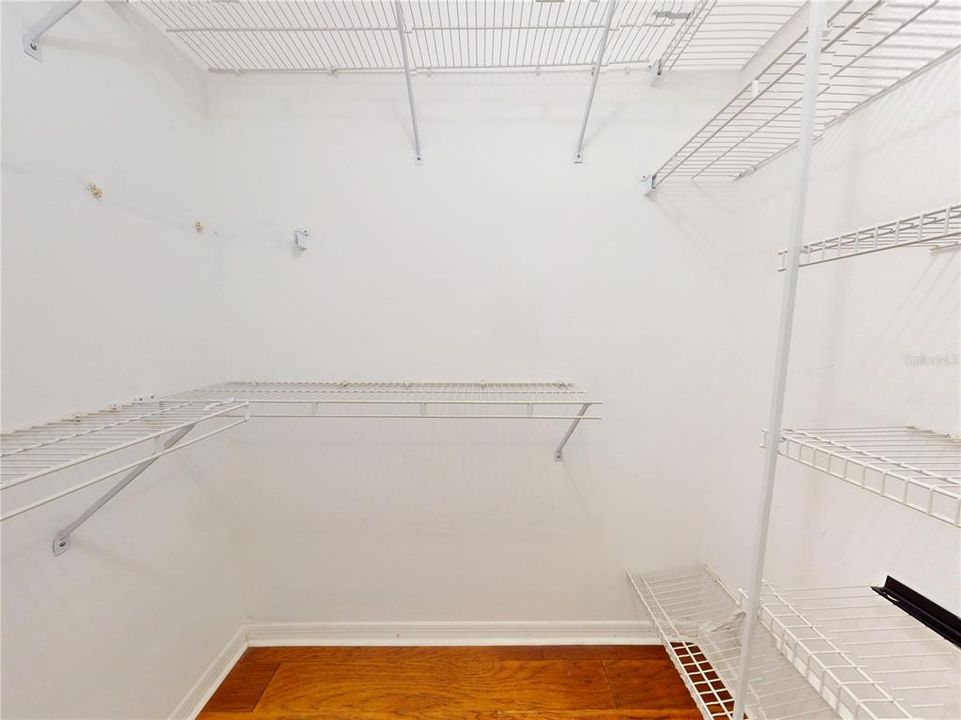 En Venta: $649,900 (4 camas, 2 baños, 2005 Pies cuadrados)