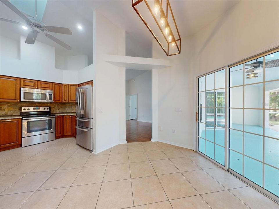 En Venta: $649,900 (4 camas, 2 baños, 2005 Pies cuadrados)