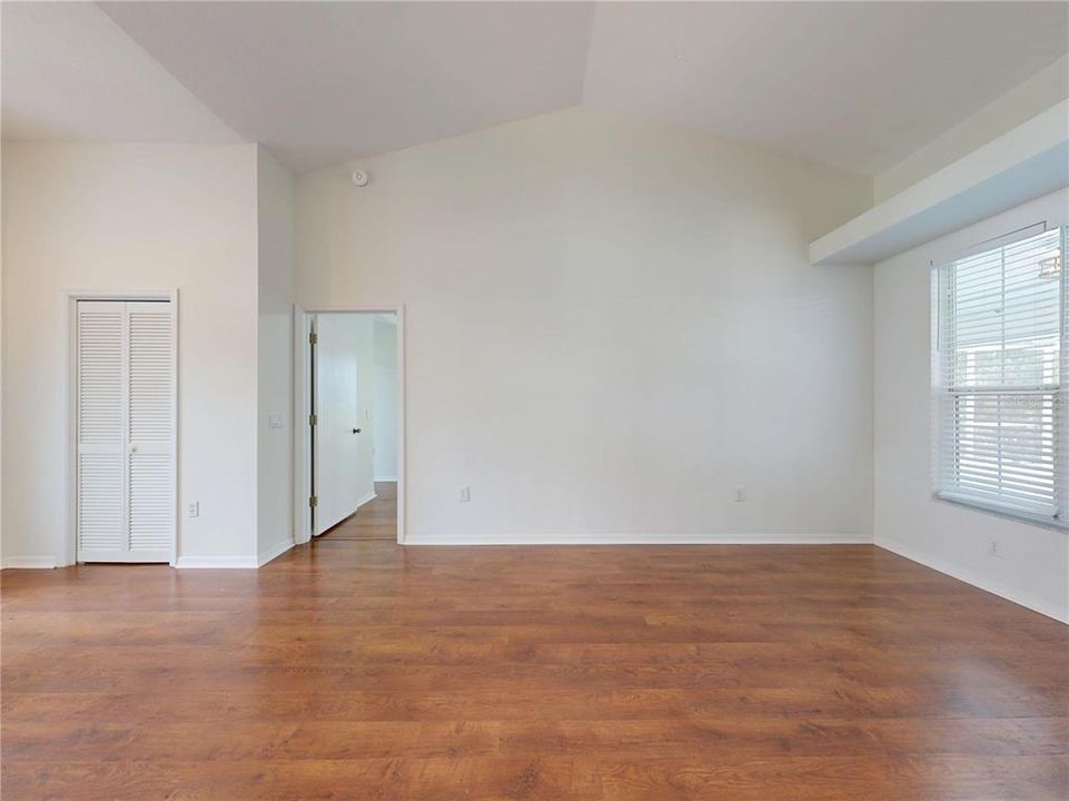 En Venta: $649,900 (4 camas, 2 baños, 2005 Pies cuadrados)