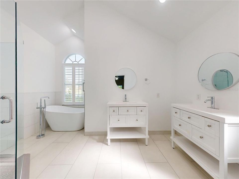 En Venta: $649,900 (4 camas, 2 baños, 2005 Pies cuadrados)