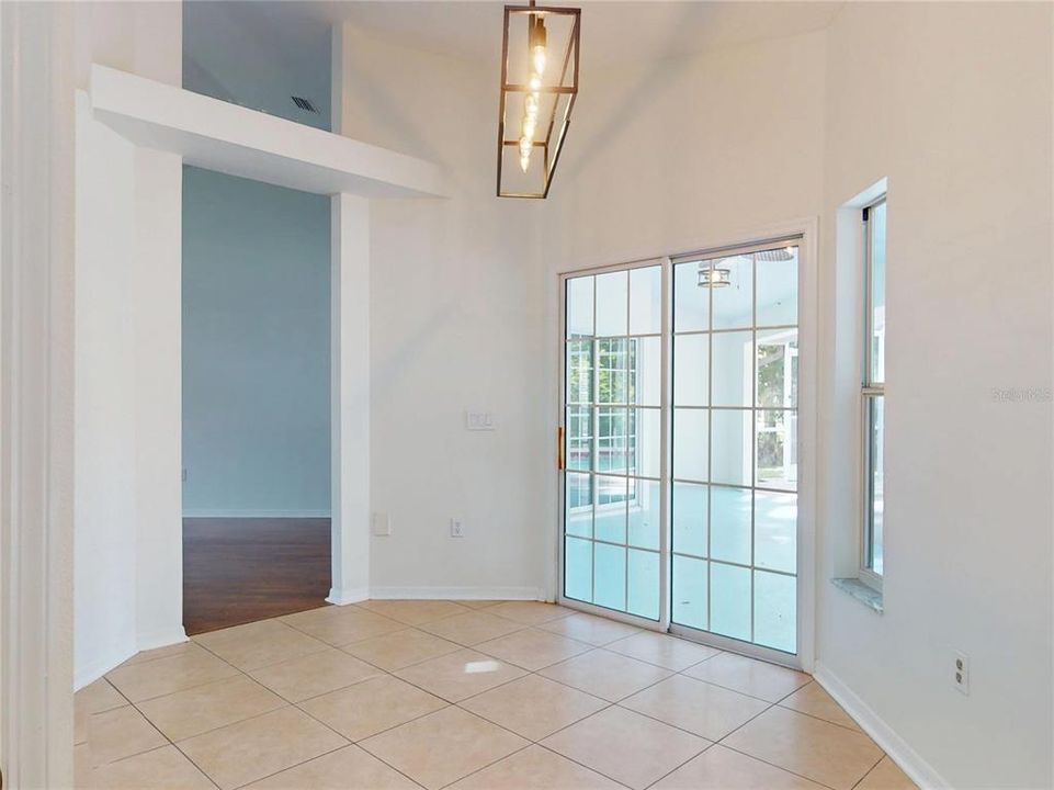 En Venta: $649,900 (4 camas, 2 baños, 2005 Pies cuadrados)