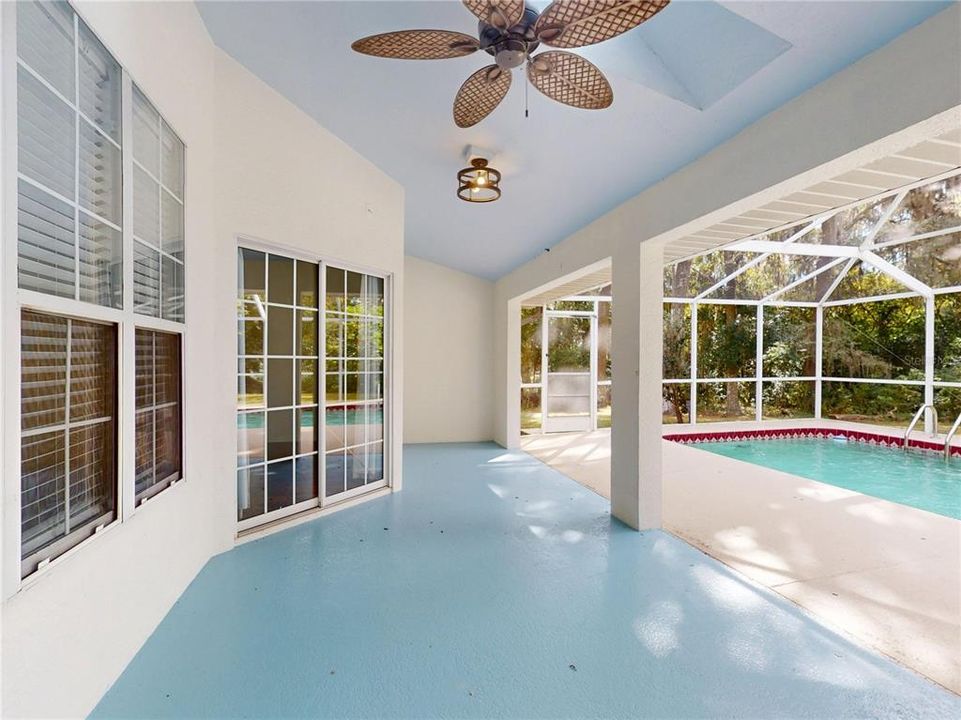 En Venta: $649,900 (4 camas, 2 baños, 2005 Pies cuadrados)