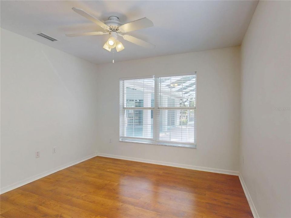 En Venta: $649,900 (4 camas, 2 baños, 2005 Pies cuadrados)