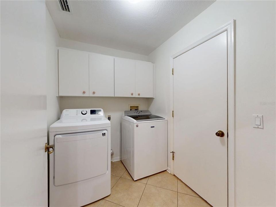 En Venta: $649,900 (4 camas, 2 baños, 2005 Pies cuadrados)