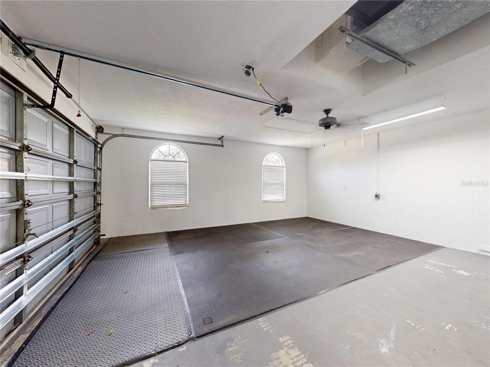 En Venta: $649,900 (4 camas, 2 baños, 2005 Pies cuadrados)