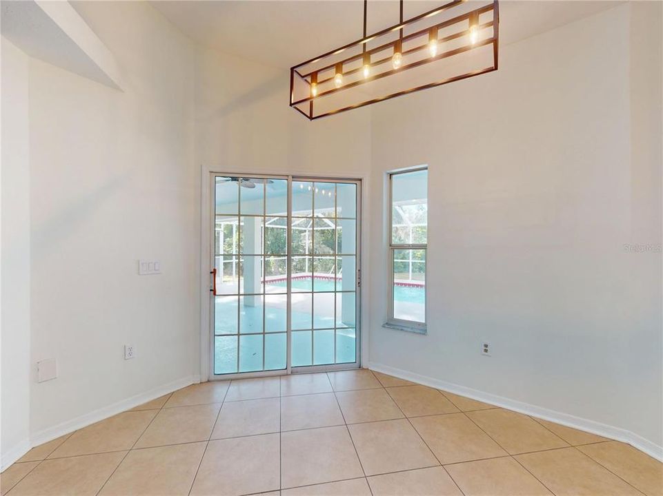 En Venta: $649,900 (4 camas, 2 baños, 2005 Pies cuadrados)