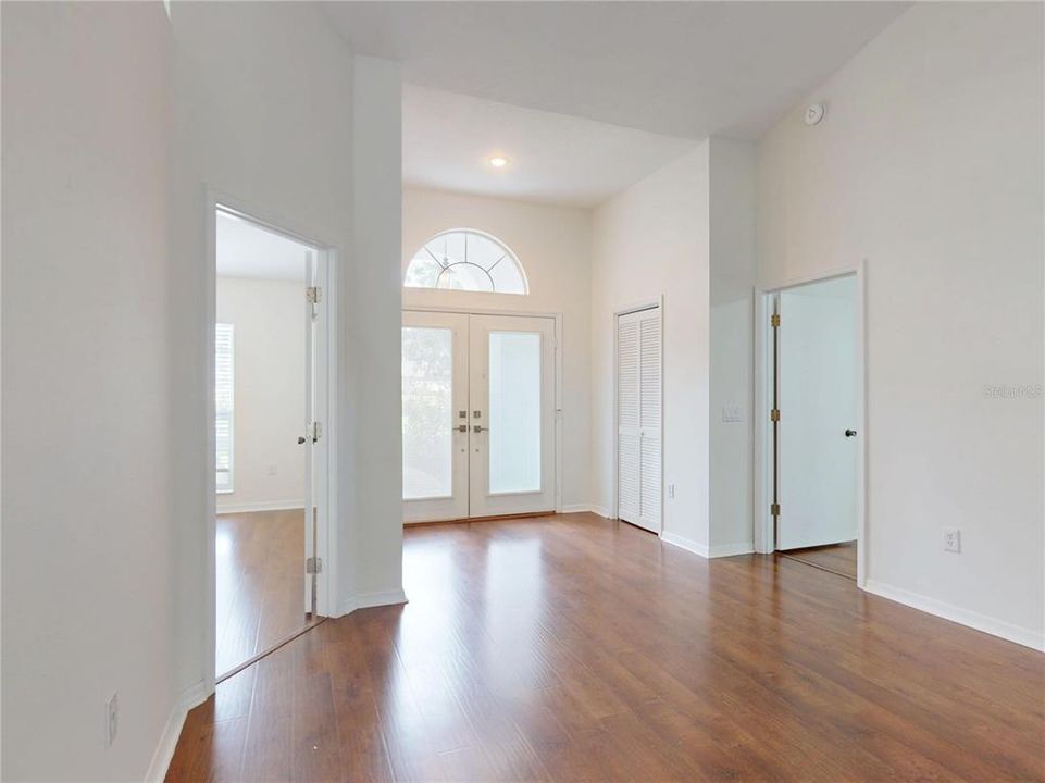 En Venta: $649,900 (4 camas, 2 baños, 2005 Pies cuadrados)