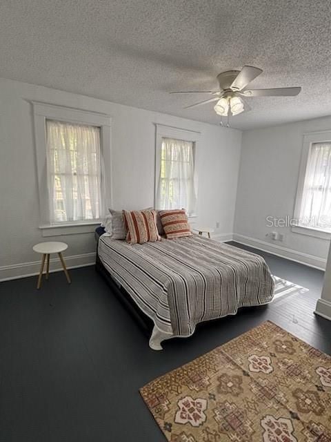 En Venta: $435,000 (4 camas, 3 baños, 2166 Pies cuadrados)