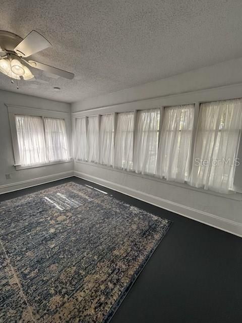 En Venta: $435,000 (4 camas, 3 baños, 2166 Pies cuadrados)