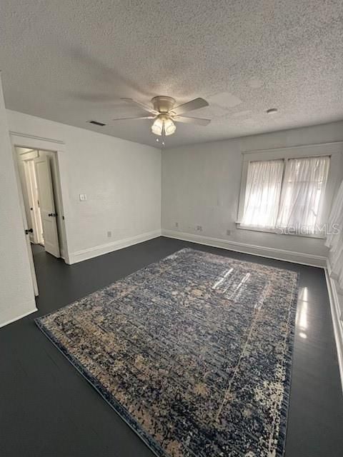 En Venta: $435,000 (4 camas, 3 baños, 2166 Pies cuadrados)