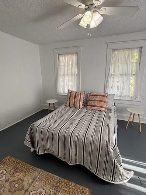 En Venta: $435,000 (4 camas, 3 baños, 2166 Pies cuadrados)