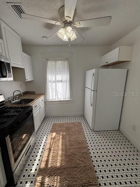 En Venta: $435,000 (4 camas, 3 baños, 2166 Pies cuadrados)