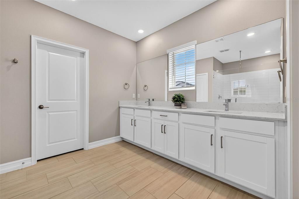 For Sale: $789,000 (4 beds, 3 baths, 2865 Square Feet)