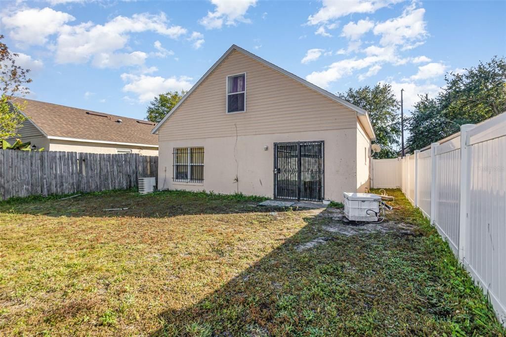 Под контрактом: $285,000 (3 спален, 2 ванн, 1368 Квадратных фут)