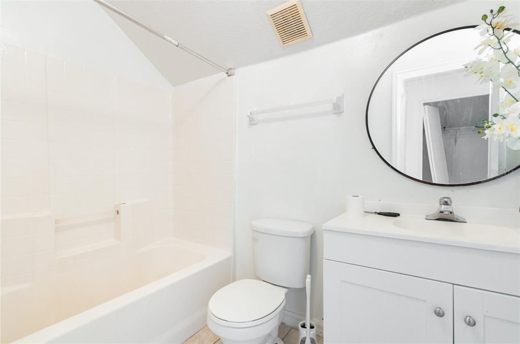 Под контрактом: $285,000 (3 спален, 2 ванн, 1368 Квадратных фут)