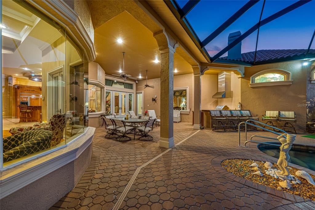 For Sale: $1,949,000 (3 beds, 3 baths, 4136 Square Feet)