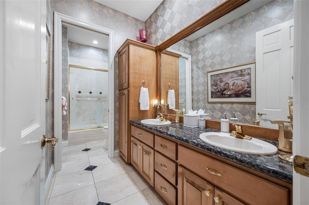 For Sale: $1,949,000 (3 beds, 3 baths, 4136 Square Feet)