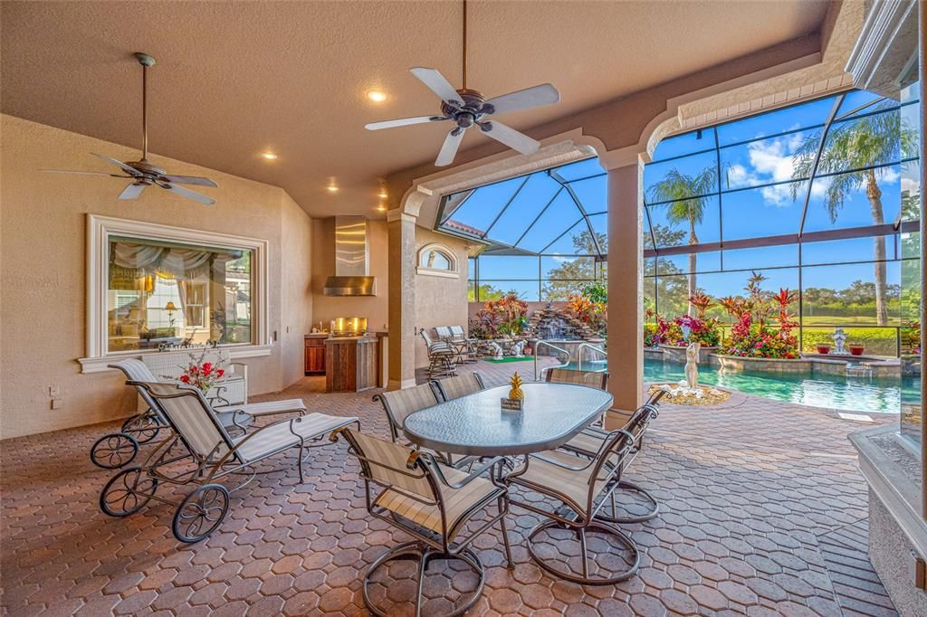 For Sale: $1,949,000 (3 beds, 3 baths, 4136 Square Feet)