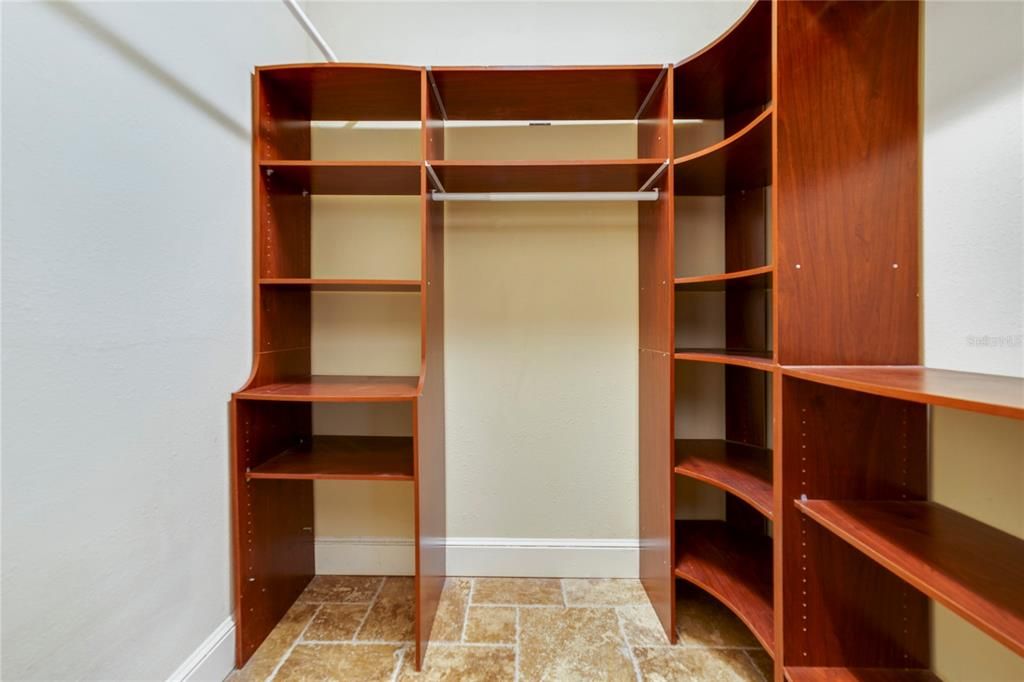 Под контрактом: $637,500 (2 спален, 2 ванн, 1390 Квадратных фут)