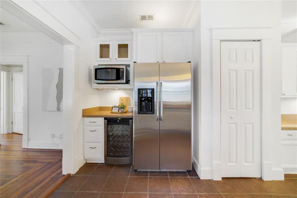 Под контрактом: $637,500 (2 спален, 2 ванн, 1390 Квадратных фут)