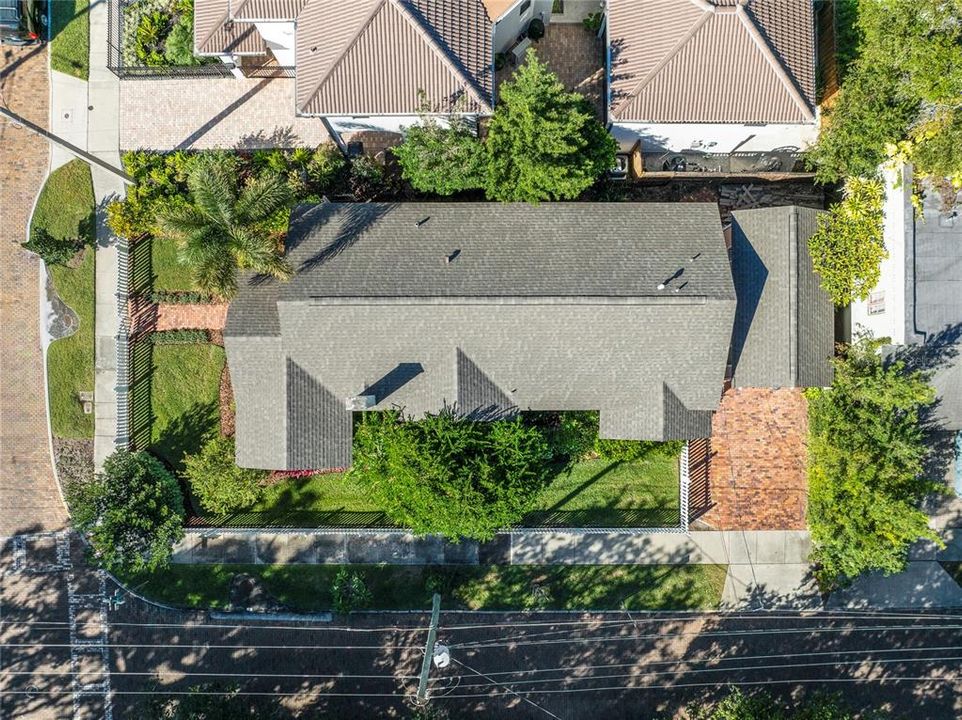 Под контрактом: $637,500 (2 спален, 2 ванн, 1390 Квадратных фут)