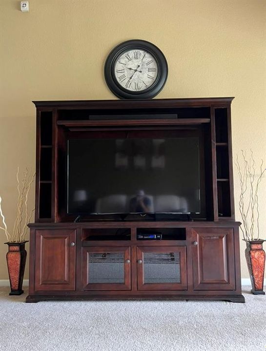 For Sale: $215,000 (3 beds, 2 baths, 1819 Square Feet)