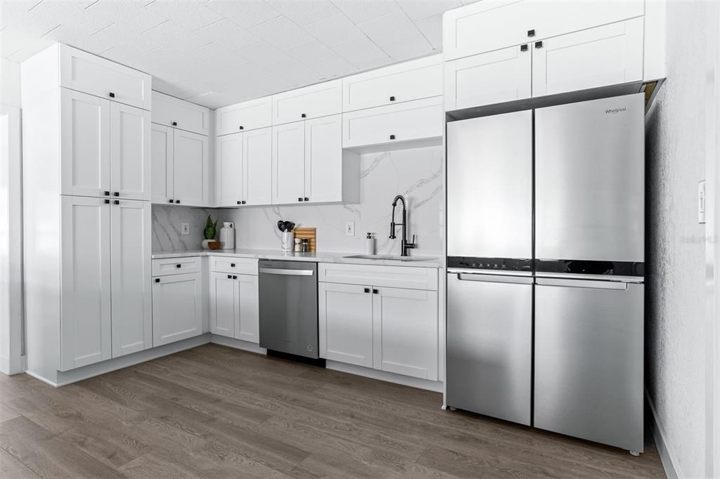 出租: $4,000 (3 贝兹, 2 浴室, 1596 平方英尺)