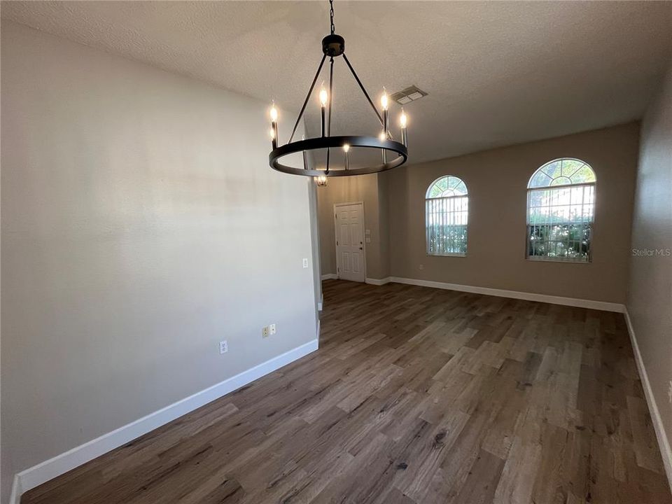 For Rent: $2,117 (3 beds, 2 baths, 1343 Square Feet)