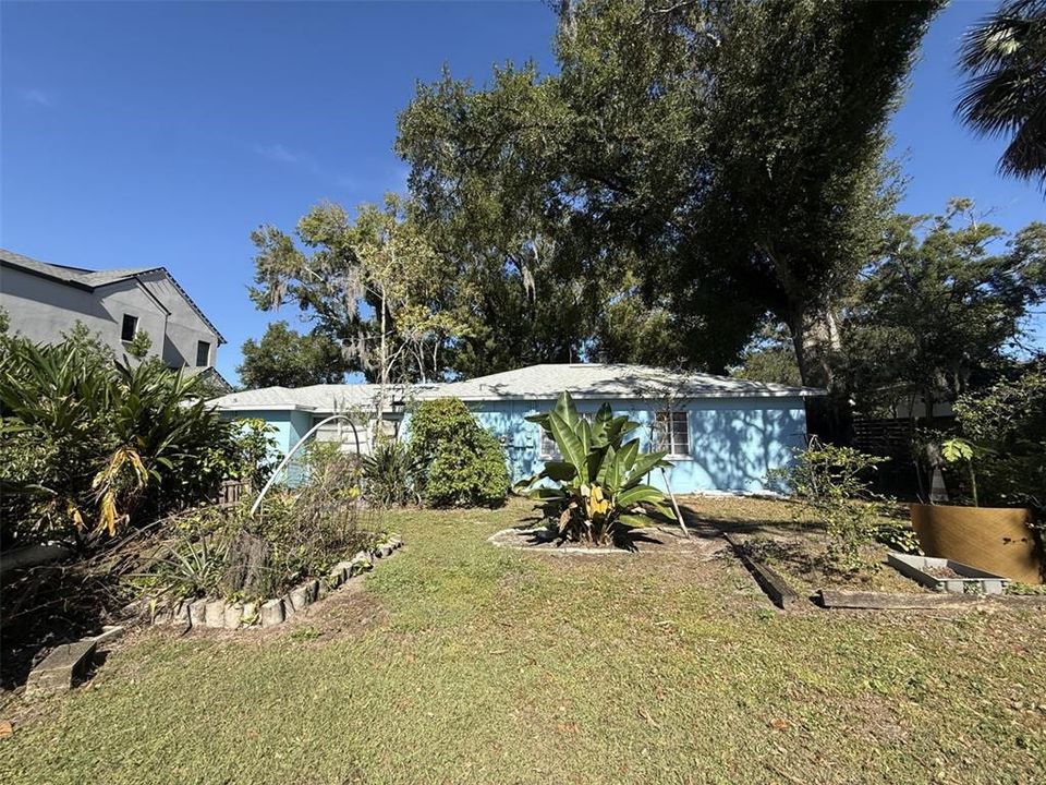 合同活跃: $1,000,500 (3 贝兹, 1 浴室, 1431 平方英尺)