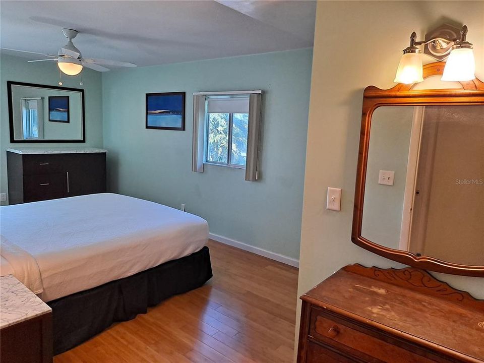 For Sale: $1,500,000 (5 beds, 5 baths, 3500 Square Feet)