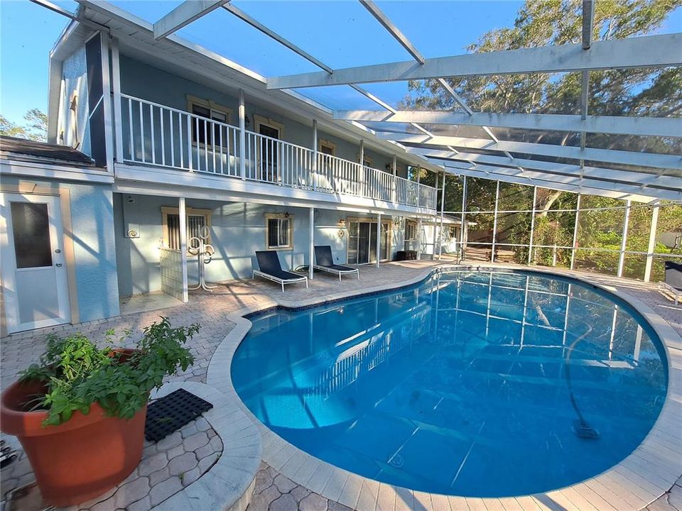 For Sale: $1,500,000 (5 beds, 5 baths, 3500 Square Feet)