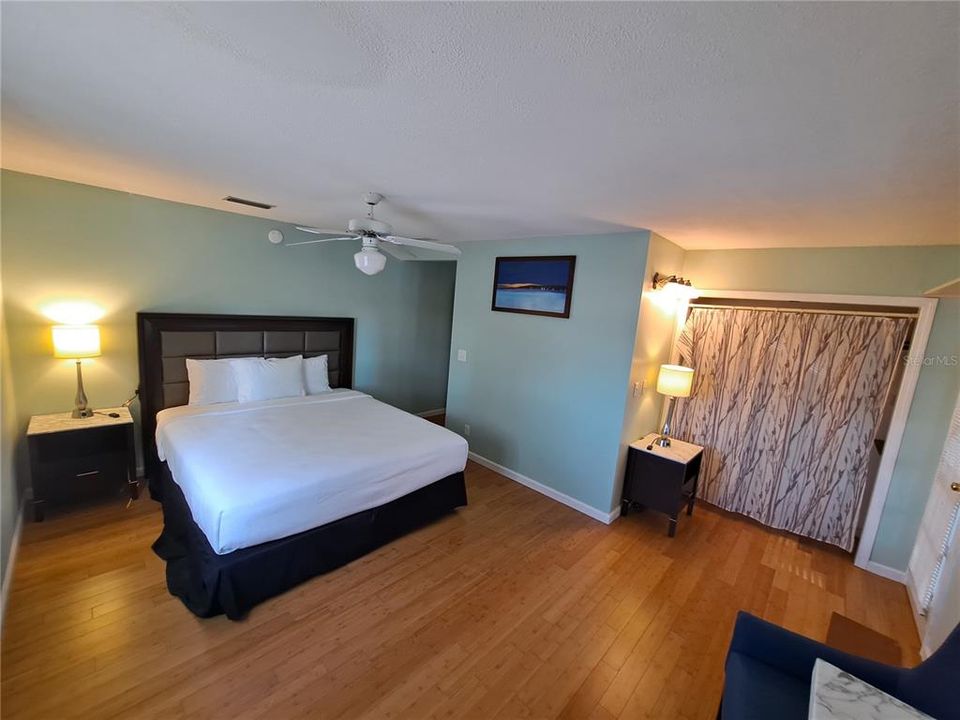 For Sale: $1,500,000 (5 beds, 5 baths, 3500 Square Feet)