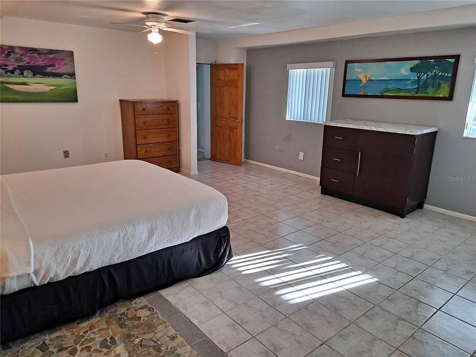 For Sale: $1,500,000 (5 beds, 5 baths, 3500 Square Feet)